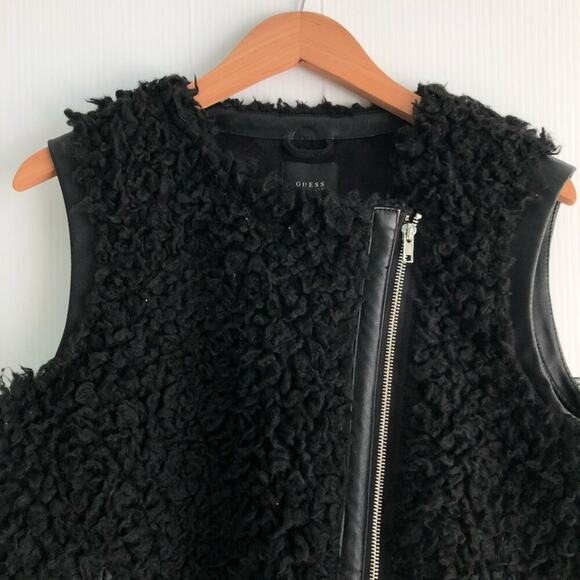 🆕 Guess Sherpa faux fur full zip black vest NWT size. Medium - Picture 10 of 11